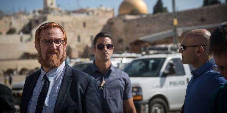 יהודה גליק ברחבת הכותל המערבי. צילום: הדס פרוש, פלאש90 צילום: הדס פרוש, פלאש90