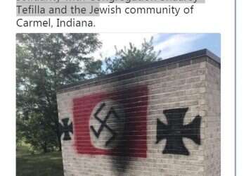 צלבי קרס רוססו בבית כנסת באינדיאנה