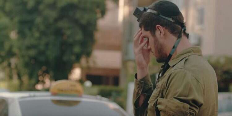 חב"ד גאים להציג: הסוף לדוכני התפילין?