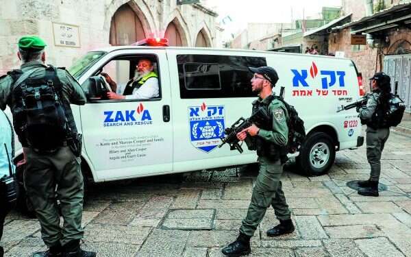 כוננות המשטרה לאחר הפיגוע בשער המשגיח בואכה הר הבית. צילום: AFP צילום: AFP