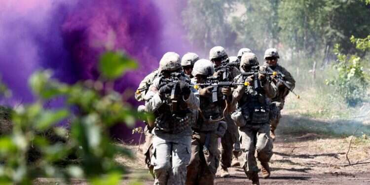 חיילים אמריקנים במהלך תרגיל נאט צילום: רויטרס