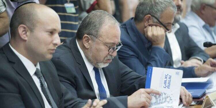 נפתלי בנט ואביגדור ליברמן. צילום: יואב דודקביץ' צילום: יואב דודקביץ'