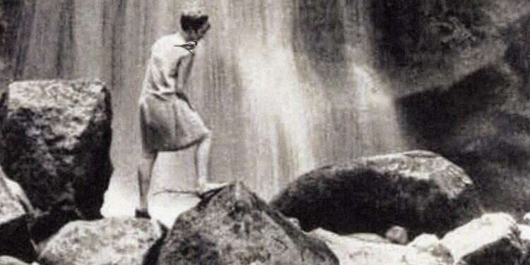 ללא כותרת, 2017 .הדפסת פיגמנט על נייר ארכיבי, מתוך התערוכה ״המשפט״ של זוכת פרס פרסר רונית פורת המוצגת במוזיאון תל אביב לאמנות ללא כותרת, 2017 .הדפסת פיגמנט על נייר ארכיבי, מתוך התערוכה ״המשפט״ של זוכת פרס פרסר רונית פורת המוצגת במוזיאון תל אביב לאמנות