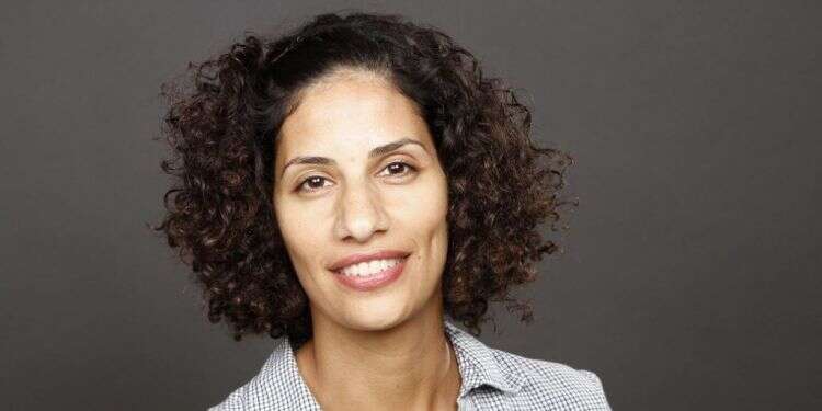 נעמה שלו בן-דוד אדם צובר זיכרונות, ונעמה דואגת שהם לא יתבזבזו