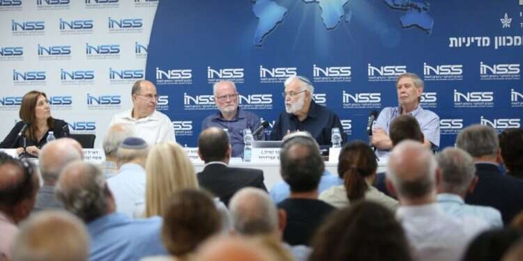 הדיון במכון למחקרי ביטחון לאומי. צילום: חן גלילי