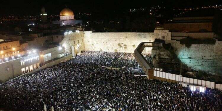 סליחות המוניות בכותל המערבי. צילום: מרים צחי צילום: מרים צחי