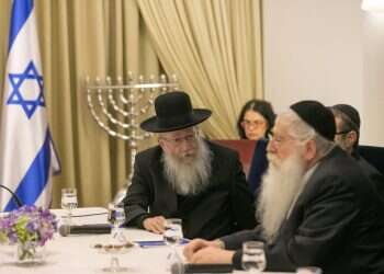 יעקב ליצמן ומאיר פרוש. צילום: אוהד צויגנברג