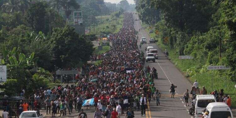 שיירת המהגרים במקסיקו. צילום: EPA צילום: EPA