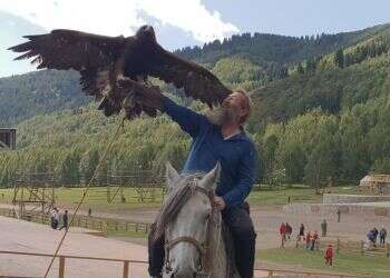 הנידחים בדרך המשי: בעקבות השבטים האבודים