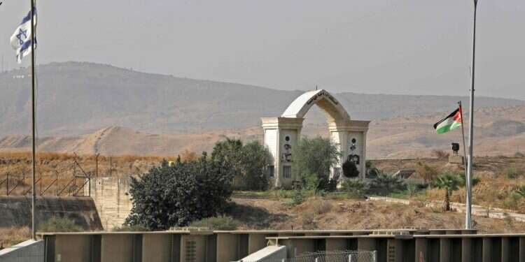 המוצב הירדני מעבר לגבול, נהריים. צילום: AFP
צילום: AFP