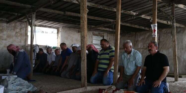 דוחים את הקץ: "בכל רגע יכולים לפנות את חאן אל אחמר"