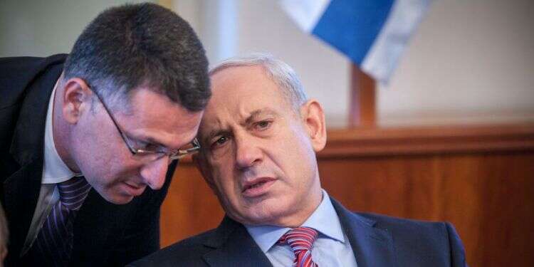 בנימין נתניהו וגדעון סער. צילום ארכיון: נועם מושקוביץ, פלאש 90
   צילום: נועם מושקוביץ, פלאש 90