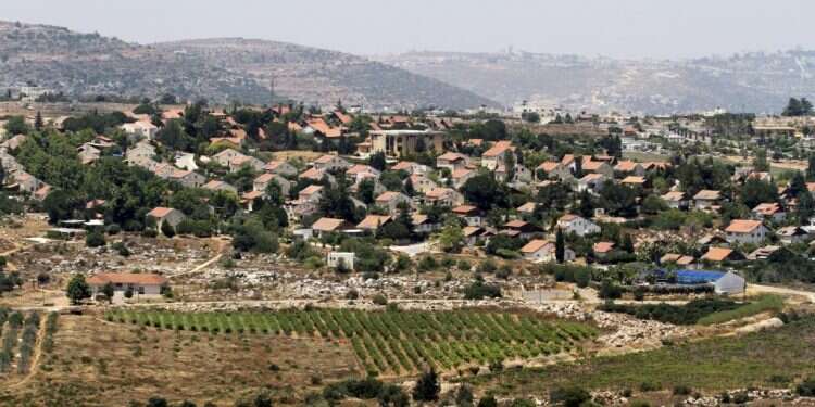 היישוב עפרה. צילום: יוסי אלוני צילום: יוסי אלוני