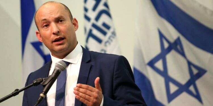 שריונים וריכוזיות: כך נפתלי בנט נערך לבחירות