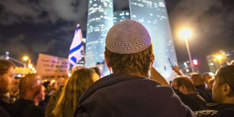 הפגנה של תושבי עוטף עזה בכיכר רבין. צילום: EPA צילום: EPA