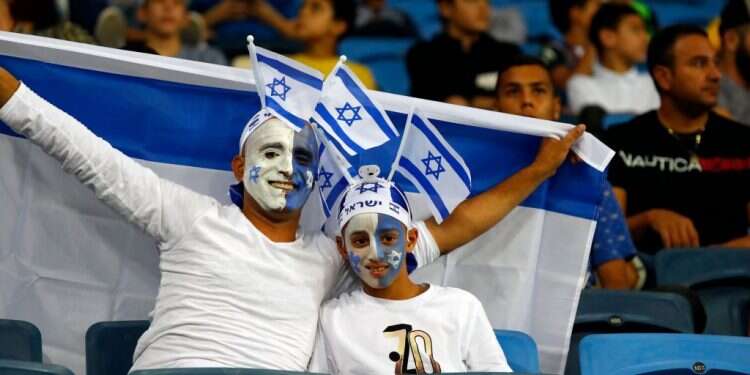 הנבחרת עדיין מפסידה, אבל האוהדים מרוצים. צילום: AFP צילום: AFP