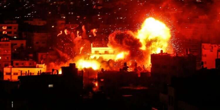 הפצצת צה צילום: AFP