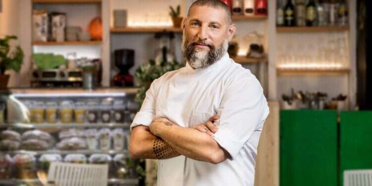 מיכה בולטון