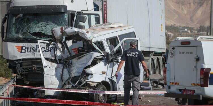 תאונה קטלנית בכביש הבקעה, השנייה בתוך שבוע. צילום: אורן בן חקון צילום: אורן בן חקון