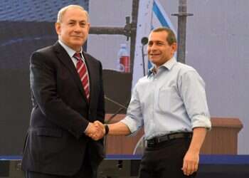 נדב ארגמן עם נתניהו בימיו כראש השב צילום: קובי גדעון, לע''מ