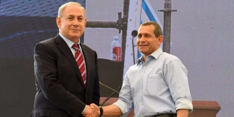 נדב ארגמן עם נתניהו בימיו כראש השב צילום: קובי גדעון, לע''מ