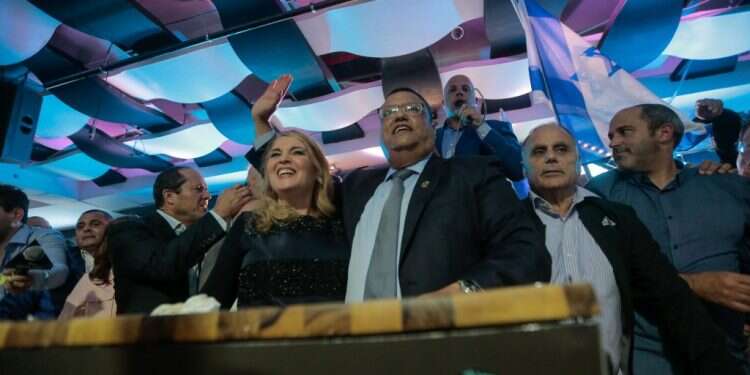 משה ליאון חוגג את בחירתו לראשות עיריית ירושלים. צילום: אורן בן חקון צילום: אורן בן חקון