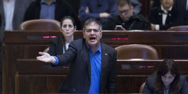 יואב קיש במליאה. צילום: יונתן זינדל, פלאש90 צילום: יונתן זינדל, פלאש90