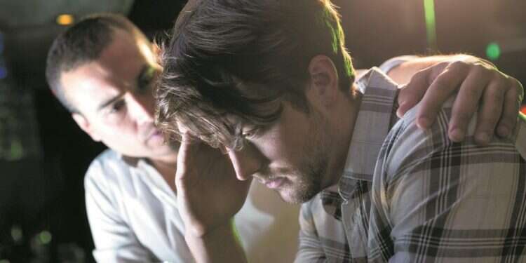 ג'וד מוקף אהבה וחמלה. השאלה אם הן מצליחות להציל אותו. צילום: שאטרסטוק צילום: שאטרסטוק