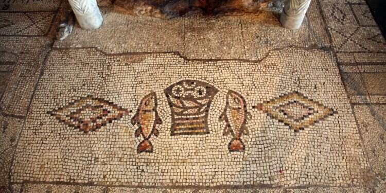 הפסיפס בכנסיית הלחם והדגים. צילום: שאטרסטוק צילום: שאטרסטוק