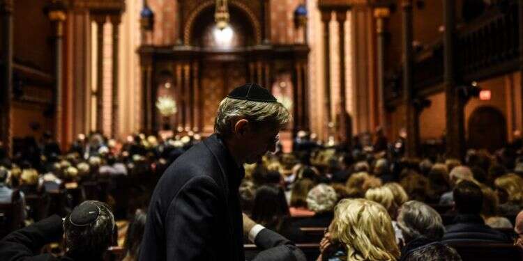 בית כנסת בארה צילום: AFP