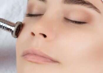 קוסמטיקה- מזדקנים יותר מעשור לפני המצופה