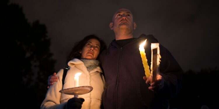 לשוב לדרכו של יוסף שהיה נכון לשלם מחיר יקר כדי להתפייס מחדש. בעצרת לזכר הרוגי הפיגוע בפיטסבורג. צילום: AFP צילום: AFP