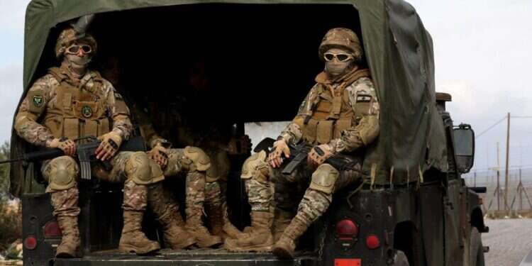 חיילי צבא לבנון בדרך לגבול עם ישראל, ארכיון. צילום: AFP צילום: AFP