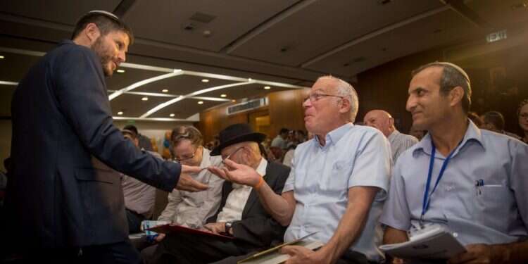 יונתן זינדל, פלאש 90