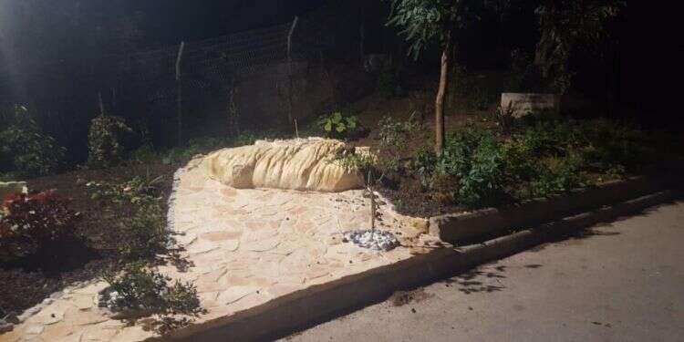 הוסרה האנדרטה לזכר כנפאני; מקימיה: "האדמה אדמתנו"