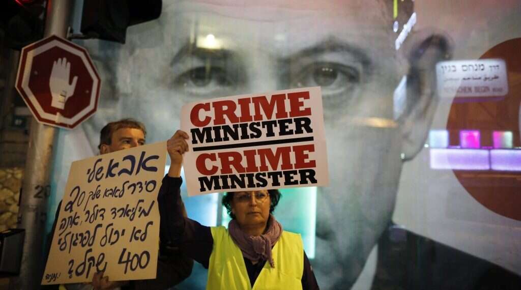 מחאת האפודים הצהובים בתל-אביב. צילום: EPA צילום: EPA