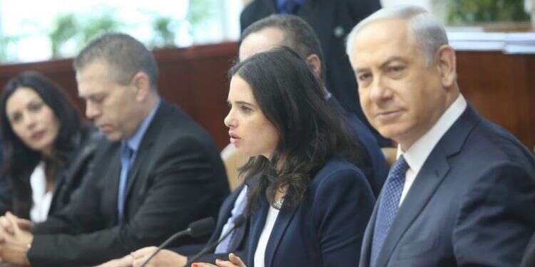 בנימין נתניהו ואיילת שקד, ארכיון. צילום: צילום: אלכס קולומויסקי
 צילום: אלכס קולומויסקי