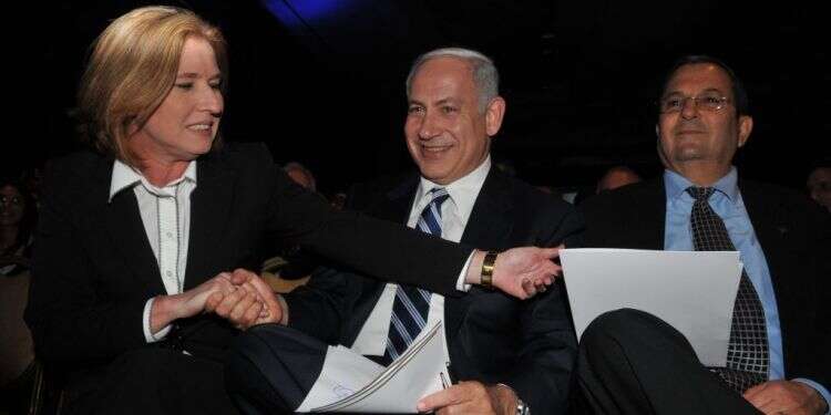 ברק, נתניהו ולבני בימים אחרים. צילום: יוסי זליגר לא להירדם בשמירה: הסקרים המחמיאים לימין עלולים לגרום לאופוריה מסוכנת