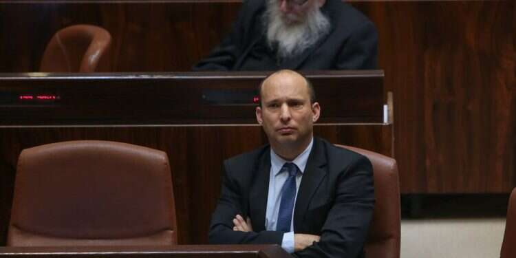 נפתלי בנט במליאה. צילום: אורן בן חקון צילום: אורן בן חקון