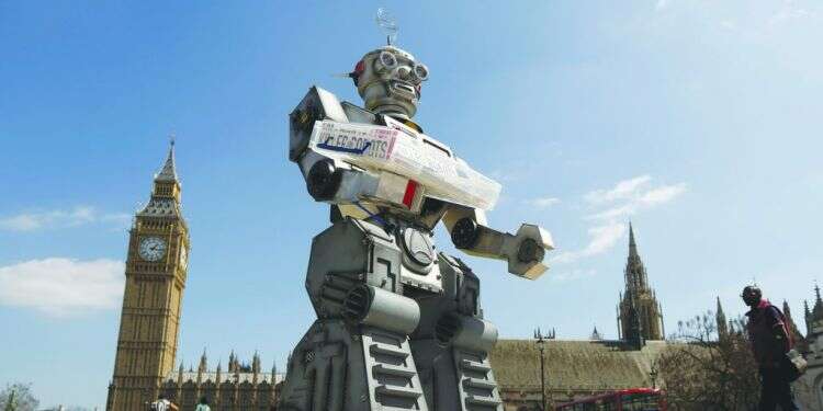 מחאה בלונדון נגד שימוש ברובוטים במלחמה. צילום: רויטרס צילום: רויטרס