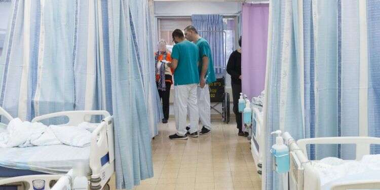 מחלקה פנימית בבית חולים. צילום: אנצ'ו גוש, ג'יני צילום: אנצ'ו גוש, ג'יני