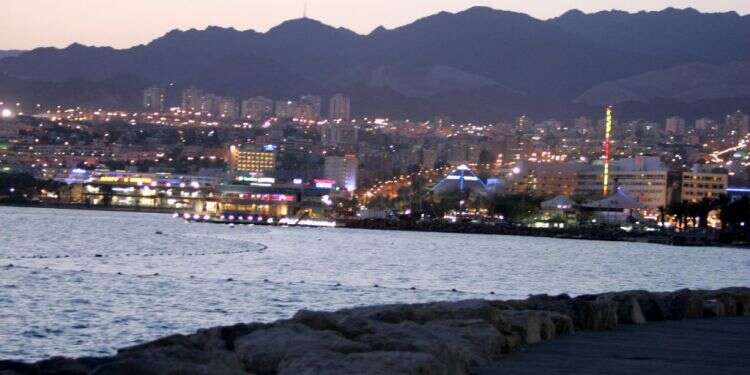 חוף ים סוף באילת. צילום: מרים צחי צילום: מרים צחי