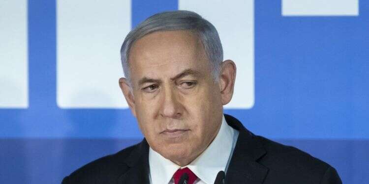 נתניהו נואם אחרי פרסום ההחלטות בתיקיו. צילום: EPA צילום: EPA