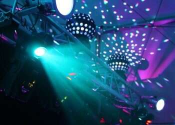 איך לעצב מועדון לבת מצווה בהתאמה אישית?