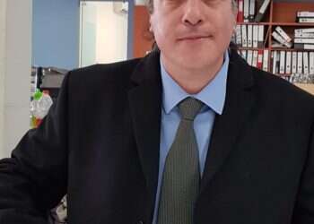 עו”ד נועם קוריס- מחזיק מניות ותיק ני”ע?