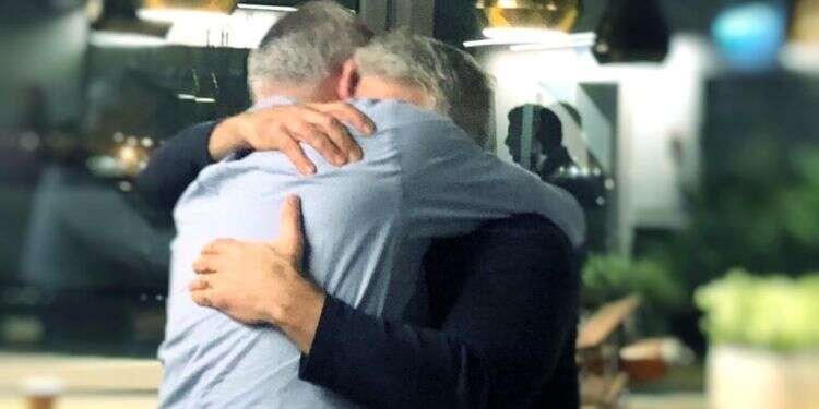 לפיד וגנץ לאחר חתימת הסכם האיחוד לפיד וגנץ לאחר חתימת הסכם האיחוד