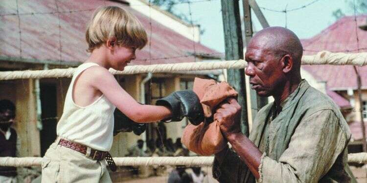 משכים קום כדי להגיע לכלא וללמוד את אמנות האגרוף. מתוך הסרט צילום: קייט המשייר, גטי אימג'ס