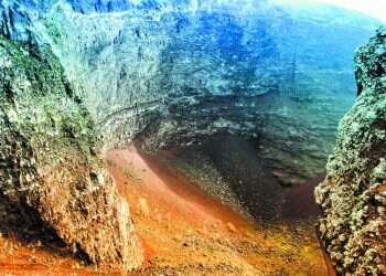 שמלת בטון ומלט