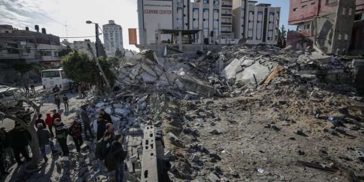 הריסות שהותירו הפצצות חיל האוויר ברצועות עזה. צילום: EPA צילום: EPA