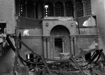 בית הכנסת בטילשפר, ברלין, אחרי ליל הבדולח. צילום: גטי אימג'ס צילום: גטי אימג'ס